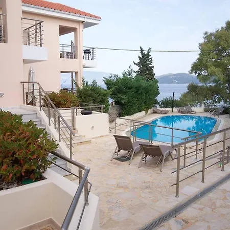 דירה Aelia Luxury With Private Entrance קרבומילוס