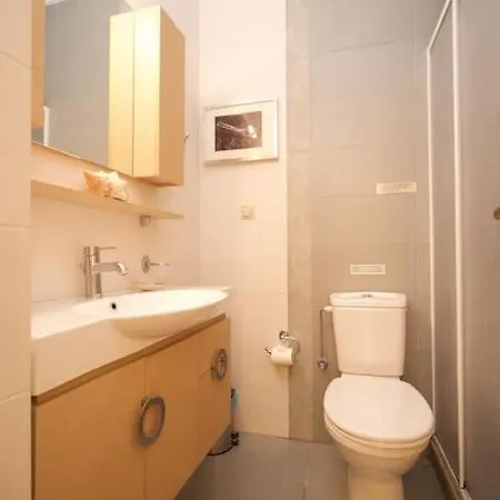 Aelia Luxury With Private Entrance Apartman Karavómilosz